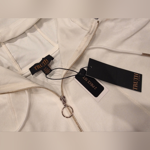 NWT TRUTH BY REPUBLIC 2pcs Set Women' Velour Hooded Track Suit Soft Ivory - Picture 4 of 15